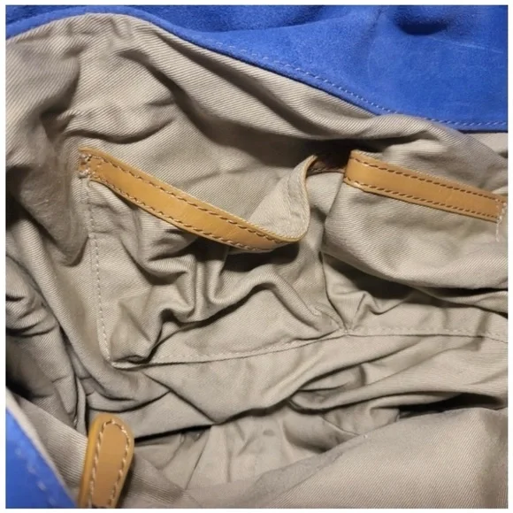 Nine West Periwinkle Blue Suede Handbag Pleating Zipper Pocket Beige Handle - Picture 7 of 8